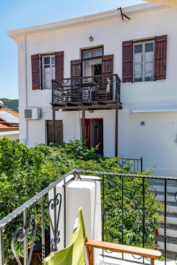 Traditional House Skopelos Town Exterior photo